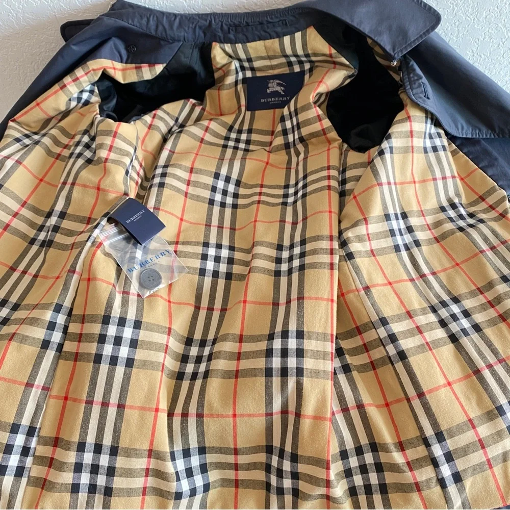 Burberry navy double breasted jacket - Picture 10 of 13